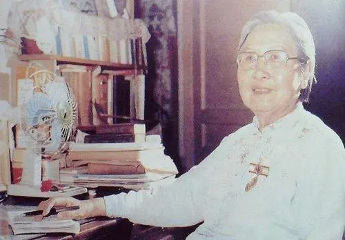 7位“真女神”来自同所顶尖学府，创多个第一，还拿下领域最高荣誉！