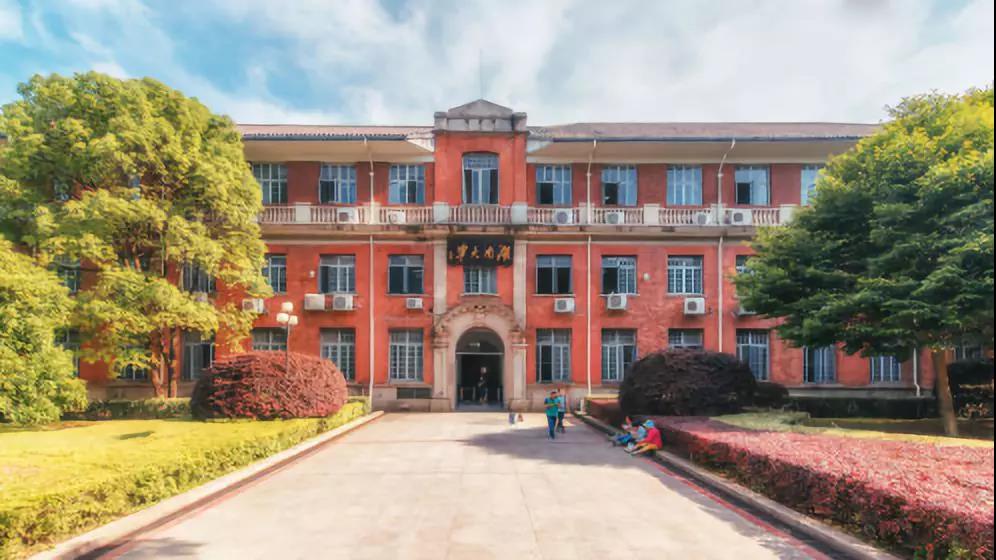 坐享5A级景区，坐拥3条专属地铁线，湖南这所高校获《人民日报》认证！