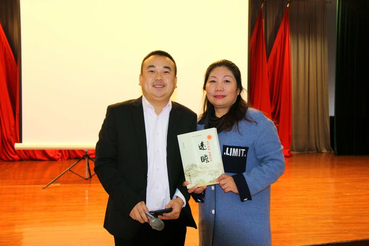 刘顺虎：远瞻红日染秋色 近看墨翁画腊梅