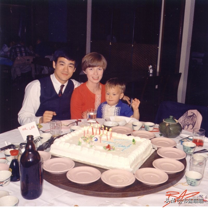 68岁男演员意外射死剧组摄影师，片场崩溃打电话，李小龙女儿发文