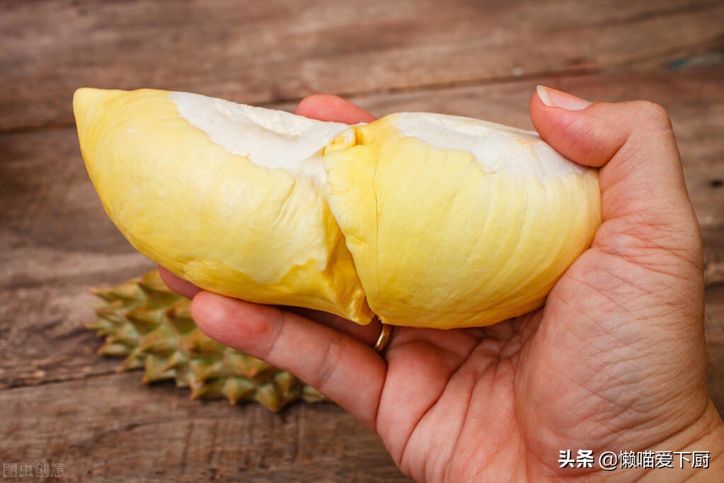 买榴莲，选“猫山王”还是“金枕头”？口感差别大，学会别挑错了