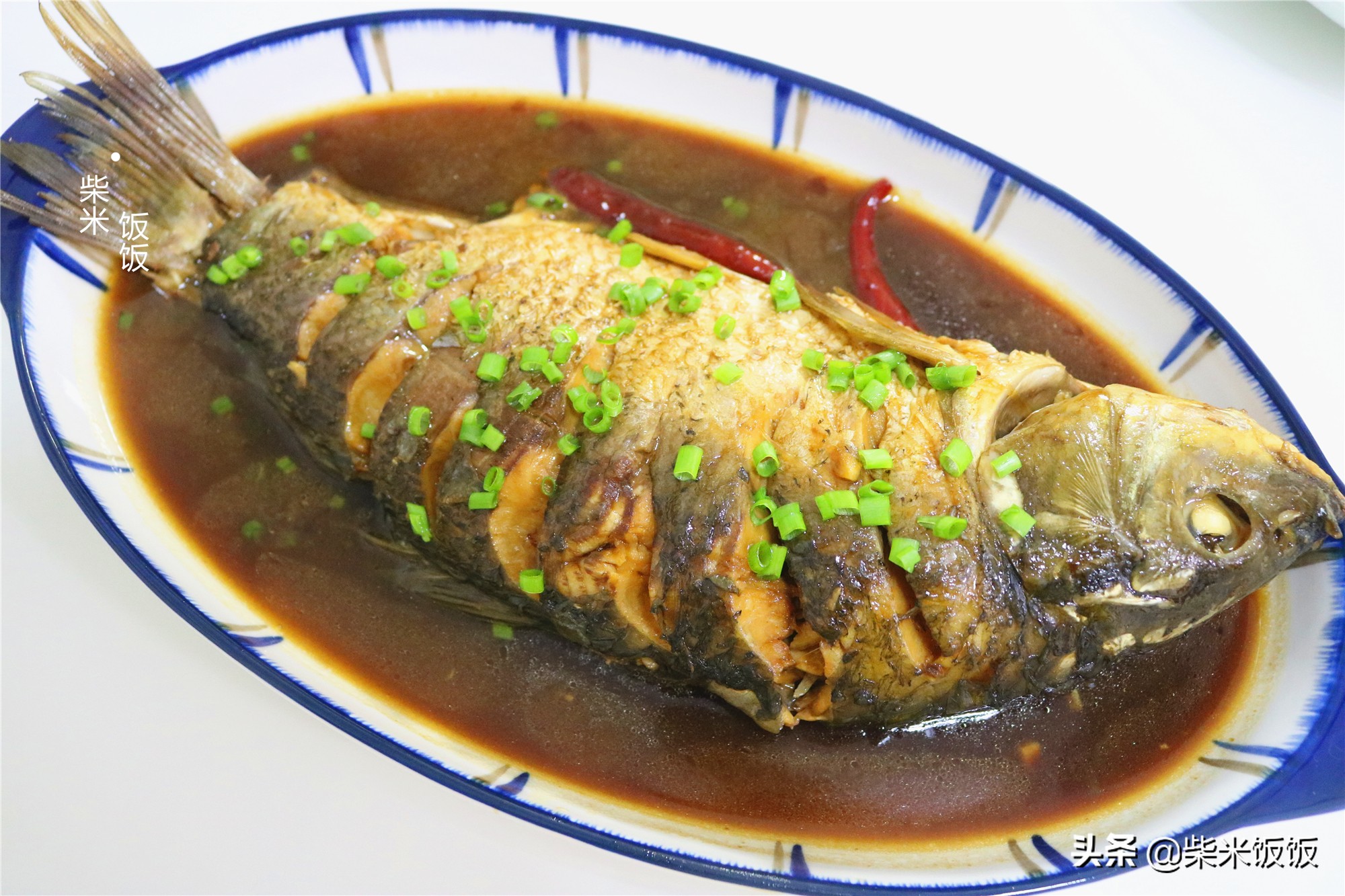 鲤鱼这样做，鱼肉咸鲜入味，一点也不腥，好吃得连汤也不剩