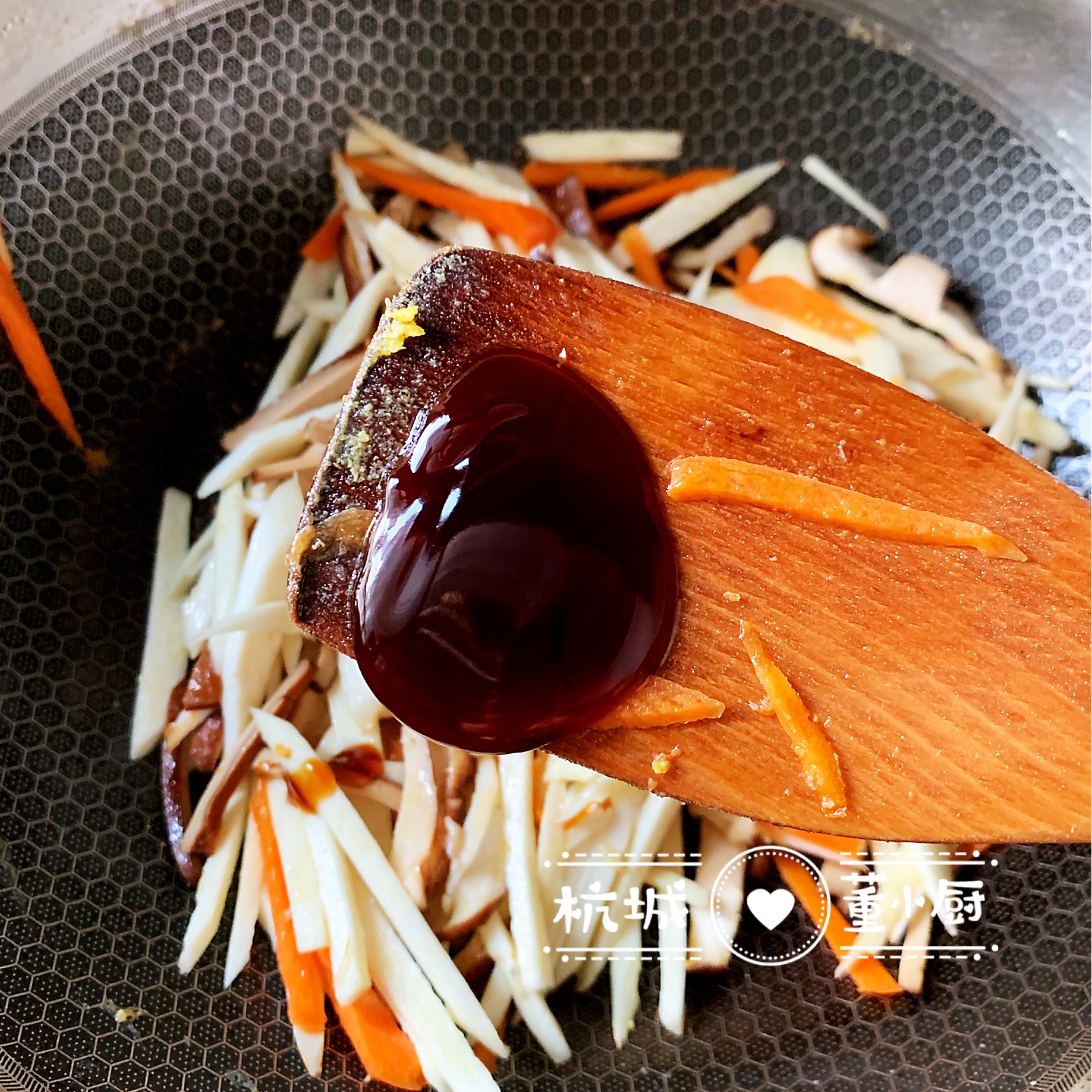 茭白干怎么做好吃（茭白干这么做鲜香味美）