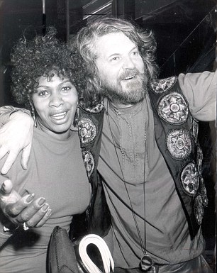 狗血！英国风流侯爵后宫74妻，死后巨额遗产只给原配和娃