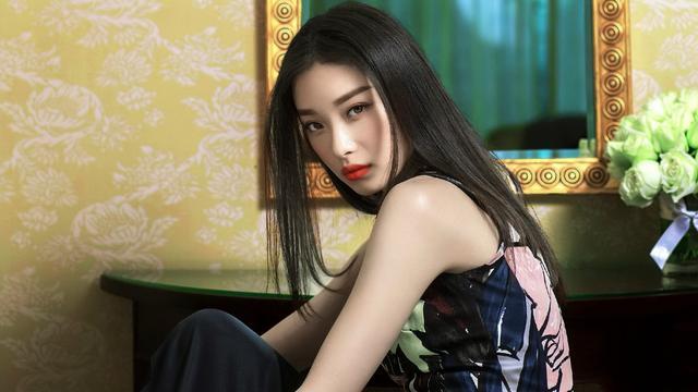 丹凤眼的倪妮自信十足：女生舍得花时间养护眼睛，气质提升一大截