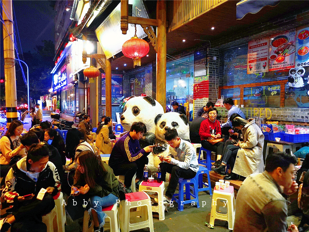 吃货去成都旅游，这些经典老店随便吃不会错，排再长的队也值得