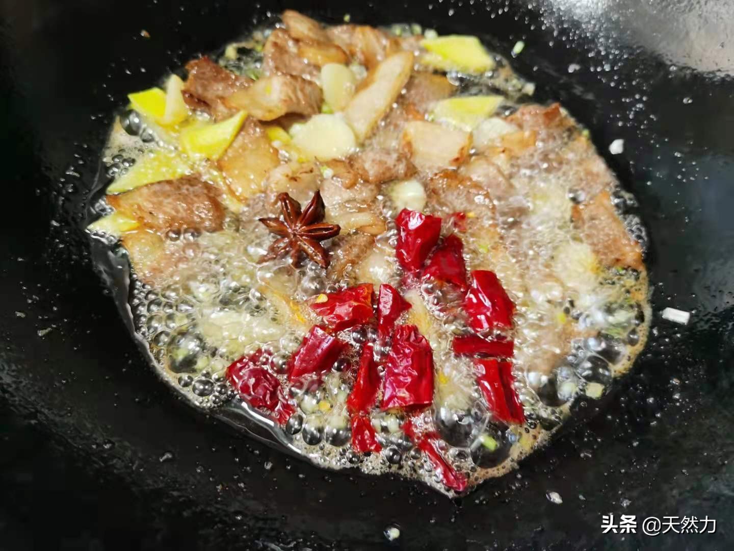白菜猪肉炒粉条，酒店的做法，家常的味道，简直太美味了