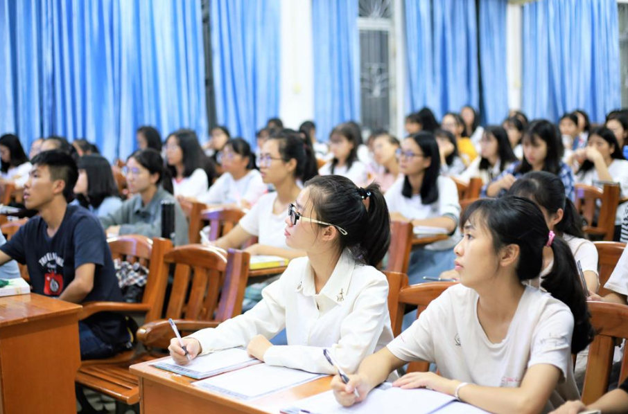 高考500分可以报考的师范类院校，中等生的福利，门槛不高好就业