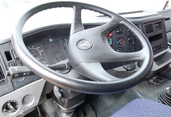 德国奔驰技术,底盘可靠内饰实用,详解北奔ng80 6x6军用卡车