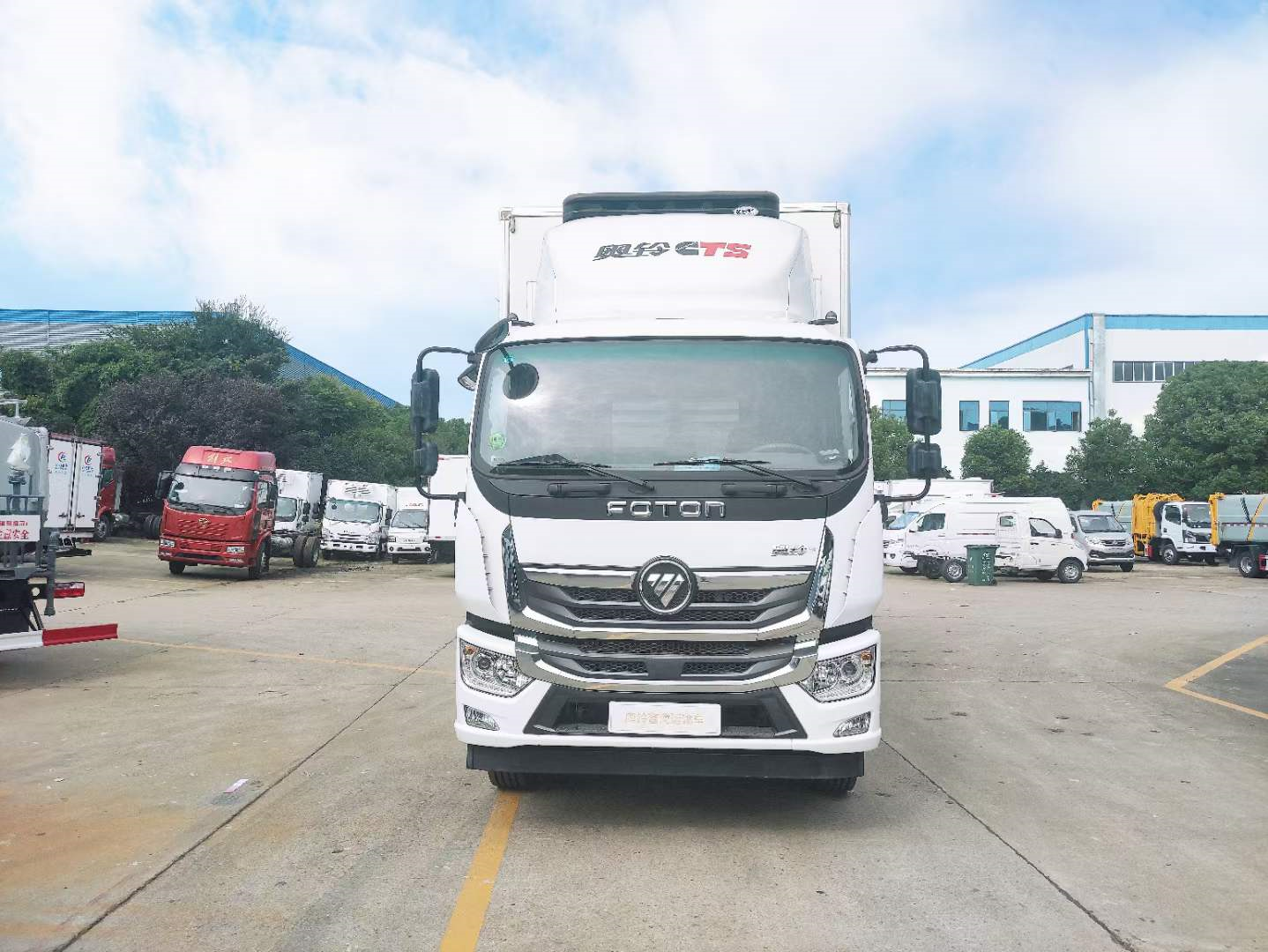 全封闭符合新规要求的国六畜禽运输车，福田奥铃CTS9畜禽运输车