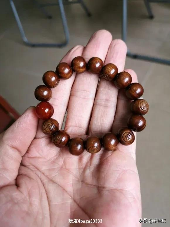 当年花20块钱买的串儿，盘了近9年，身价至少涨了10倍