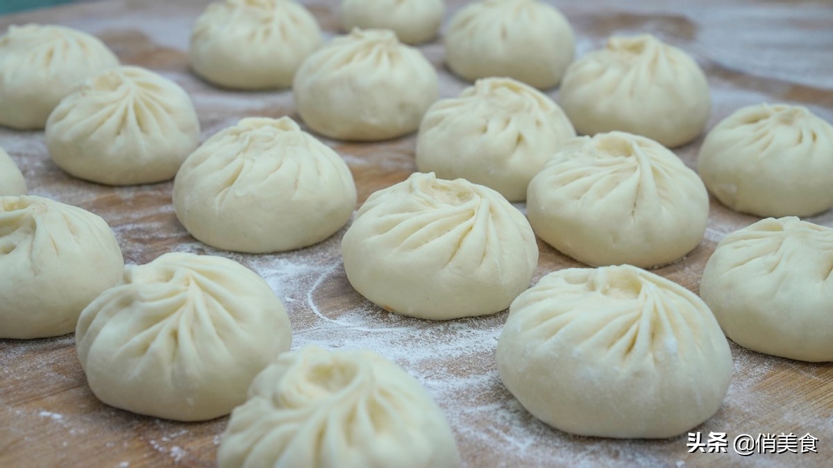 包子怎么发面才松软放碱面吗及发好的面还要揉吗