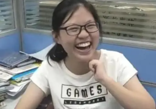 广西学霸查分723一脸淡定，数学满分、英语仅扣3分，网友：秀儿