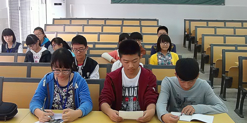 大学里“挂科率高”的专业，内容繁琐且复杂，补考更是难上加难