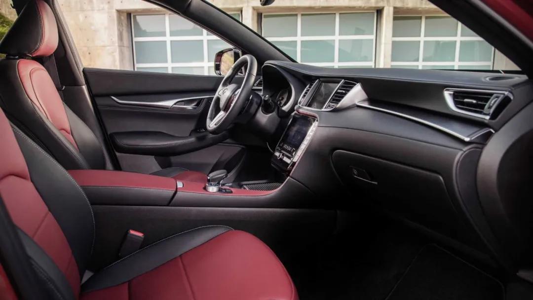 2.0T+380Nm超省油！英菲尼迪QX55发布，比BBA帅