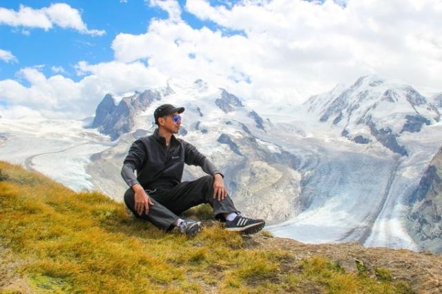 世界最难登顶的山峰，马特洪峰，三角锥造型是阿尔卑斯山的形象