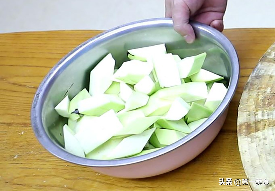 茄子的30种做法大全（分享茄子的5种素烧做法）