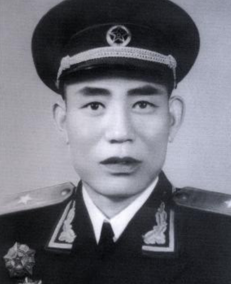 1969年一老农坐火车去南京，三位开国少将亲自迎接，老农啥身份？