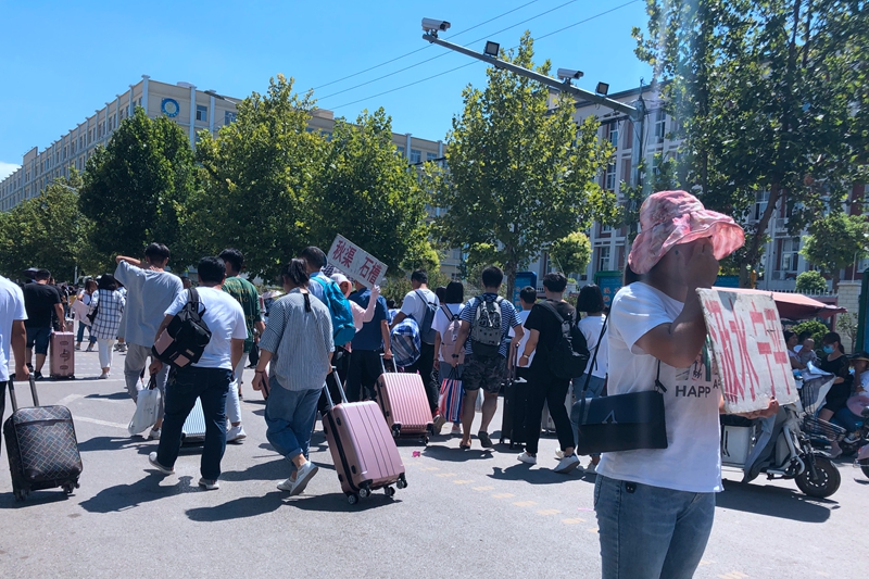 河南“超级县中”郸城一高，每年几十人上清华北大，靠的只是分数吗？