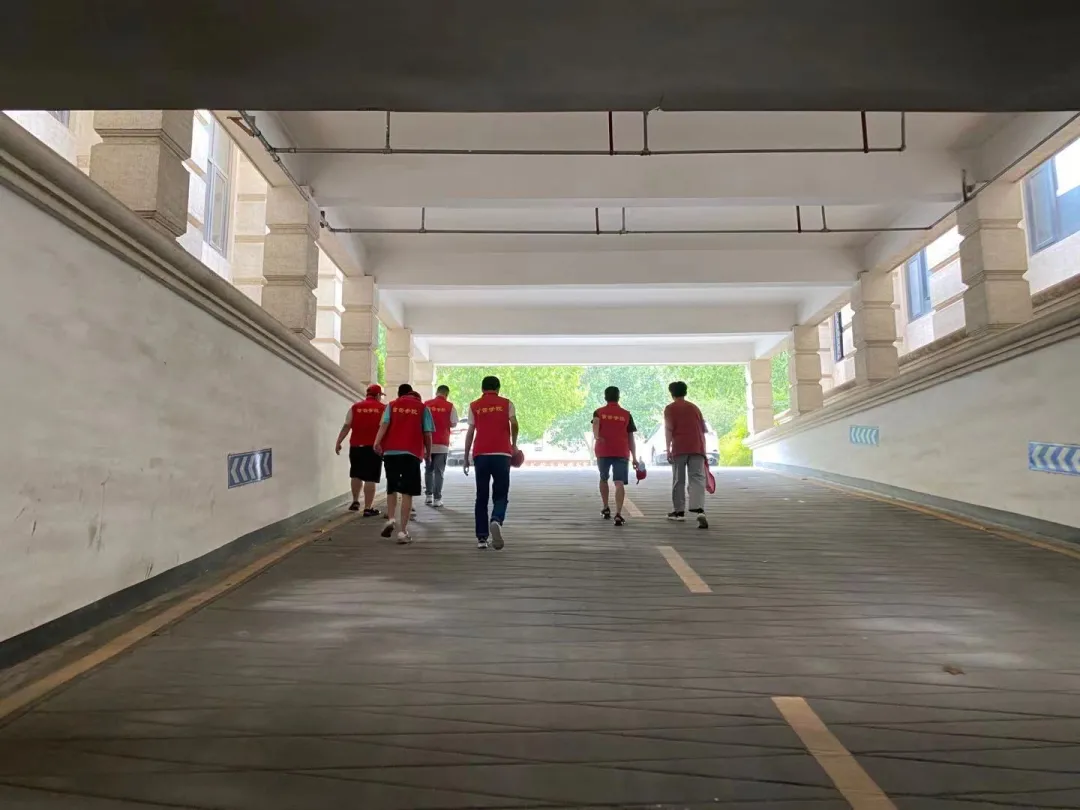 农大人的身影在前，我们“豫”难而上