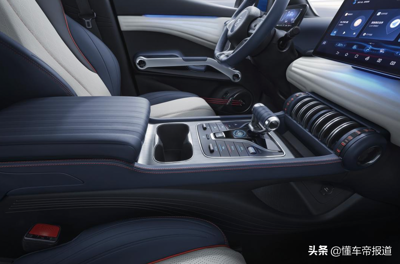 新车 </p><p>　　 13万起售，续航510公里，对标小鹏G3！比亚迪元PLUS内饰曝光