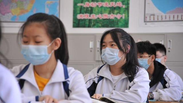 新高考再出荒唐闹剧，理科生成大赢家，文科生：“给我们留口饭”