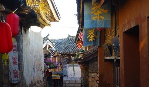 风水学中：晚上鸡叫迷信说法是什么，难道真的是灾难的预警？