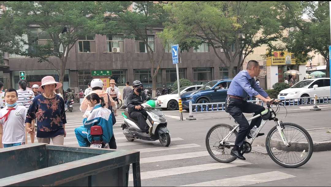 电动车上路要符合4个标准，违规上路要重罚，对照你的不符合哪条