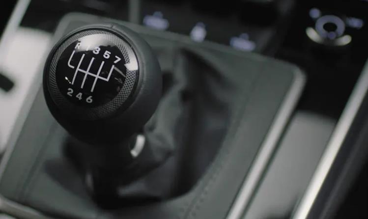 2020款 保时捷 911 Carrera 加版--运动精神和舒适感是并驾齐驱