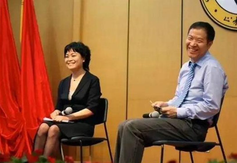 中国作协主席铁凝，54岁等来真爱：我宁愿没有，也不要凑合的婚姻