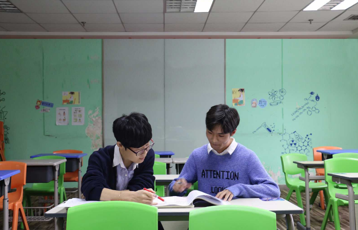 高三学生补课花15万，两次模拟考试均拿第一，却遭到同学的嘲笑