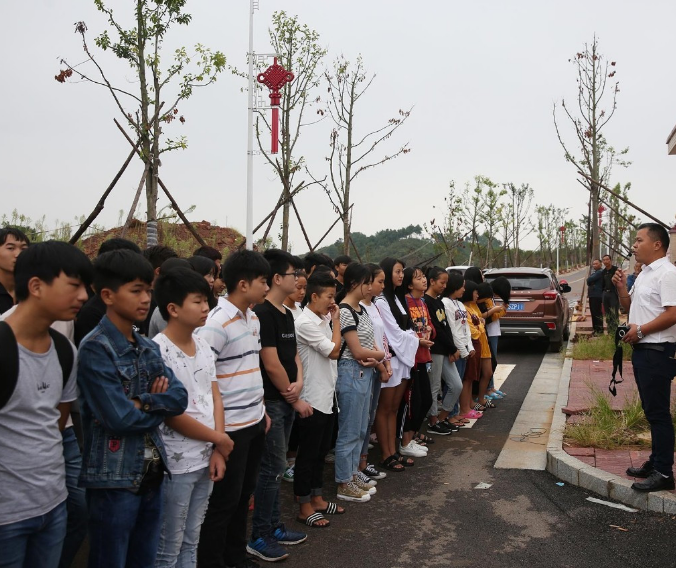 湖南6所野鸡大学害人不浅，学生学历不被社会认可，官媒进行批评