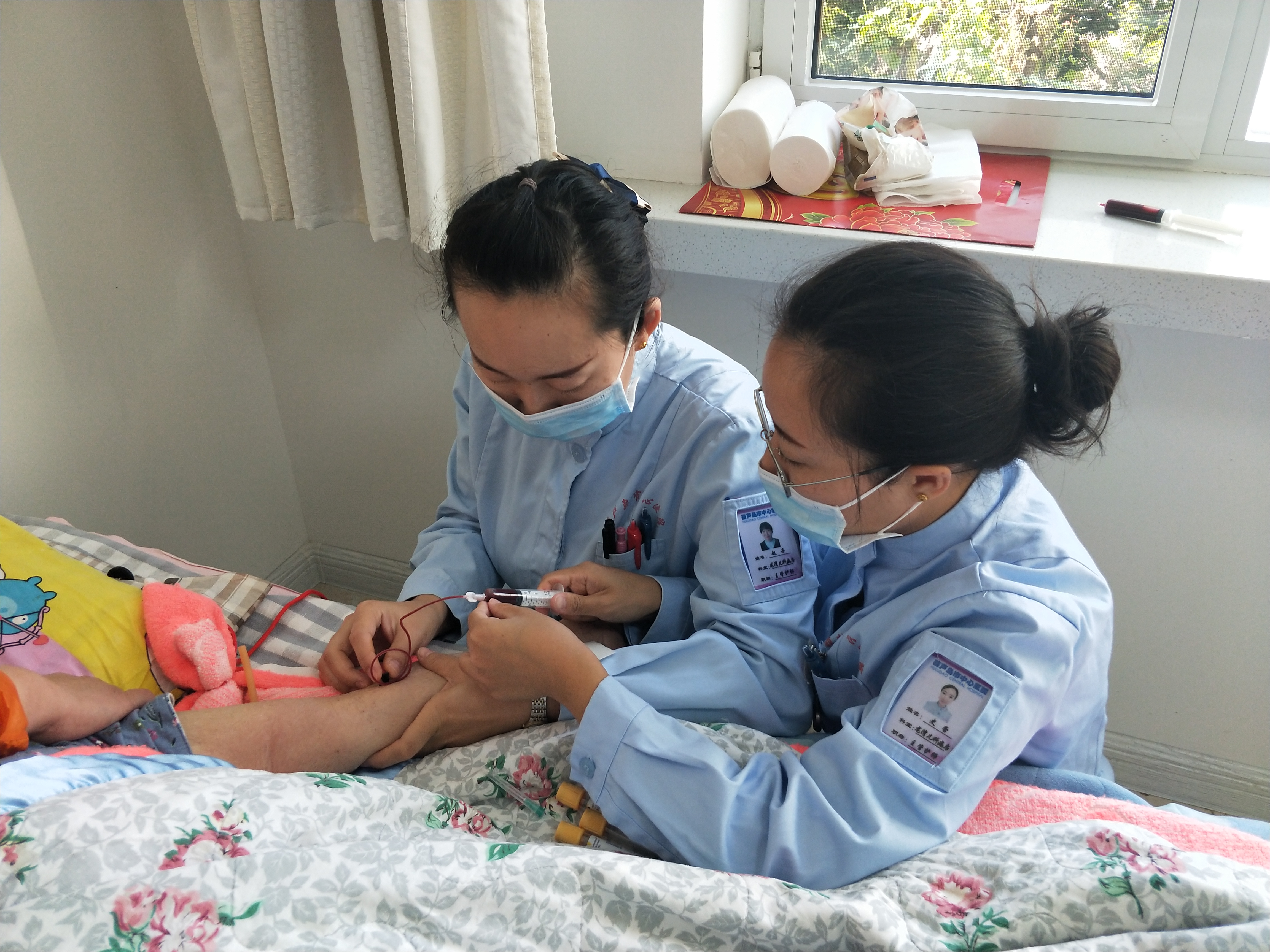 3分钟网约  足不出户贴心护理到自家床边