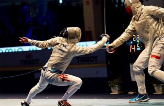 你以为香港哈罗老师只会教书，那就错了，他们还教学生如何起飞