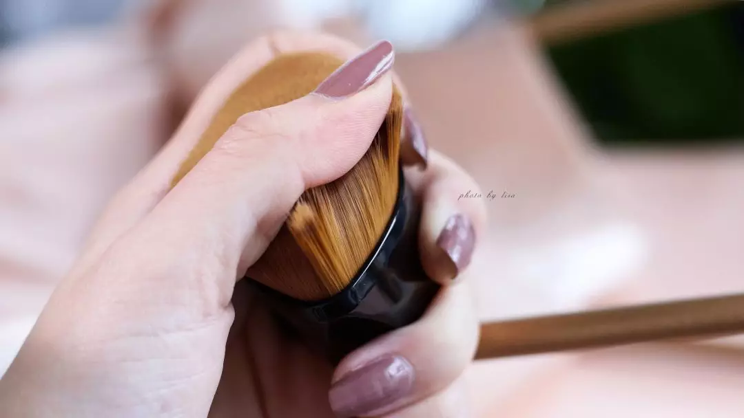 美妆蛋过气了？这些新款上妆工具有点东西