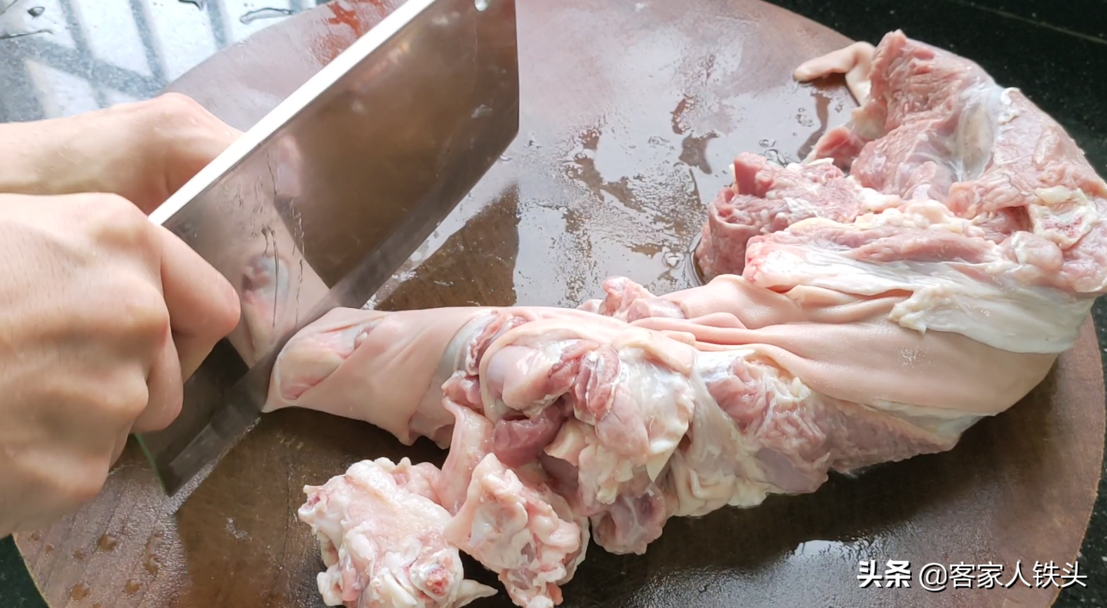煲羊肉汤，想要好喝别乱加料，手把手教你一锅，汤鲜肉香还没膻味