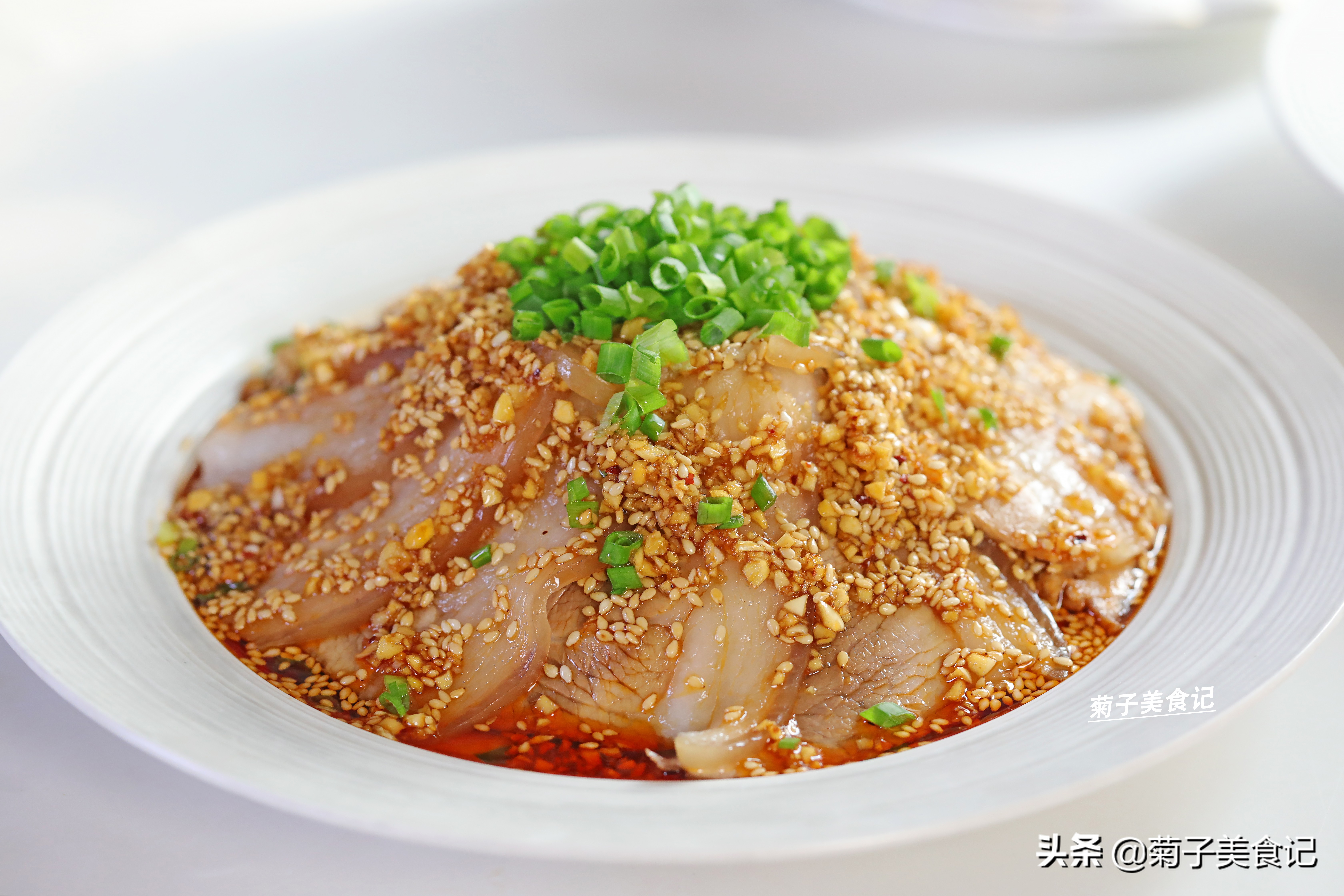 想要做出美味不油腻的蒜泥白肉，只要做对这几步，比饭店的还好吃