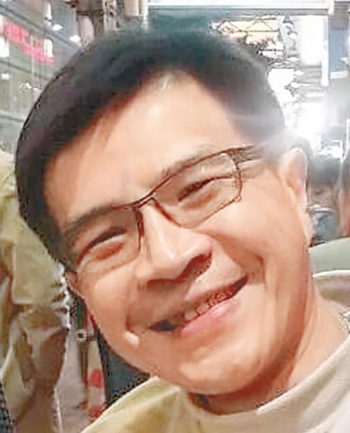 2015年，一名香港教授将2个瑜伽球放入车内，毒死了妻子和女儿