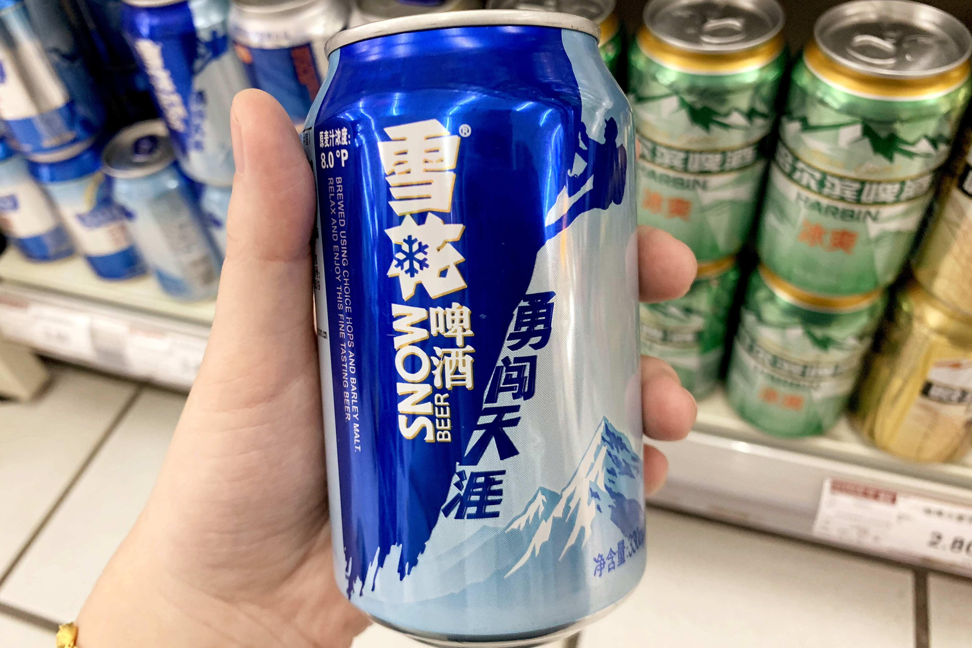 超市买啤酒，8种用料扎实，喝着顺口的好啤酒，过年买几箱慢慢喝