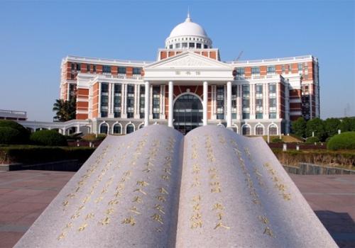 这几所公立“最牛”的二本医科类大学，考上不输211，毕业金饭碗