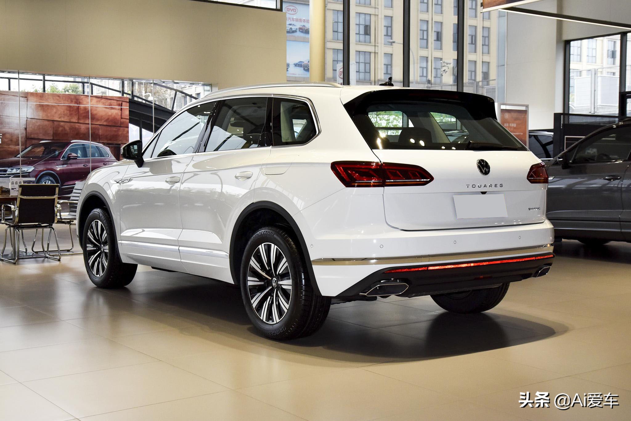 进口德系旗舰大5座SUV，2.3L油耗8AT带四驱，车价不错，途锐PHEV