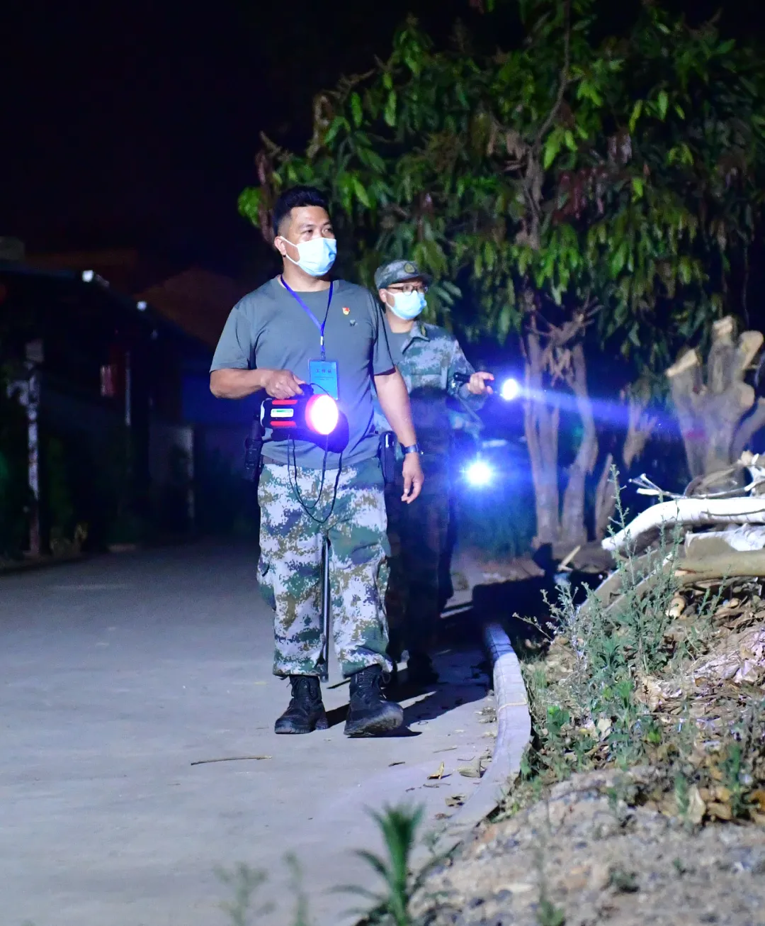 邻国纷纷“爆炸”，瑞丽死命扛住