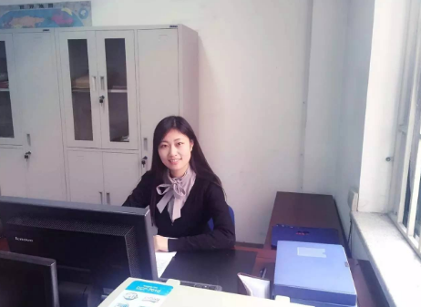 大学辅导员要“博士以上”？毕业生表示门槛太高，看到薪资后酸了