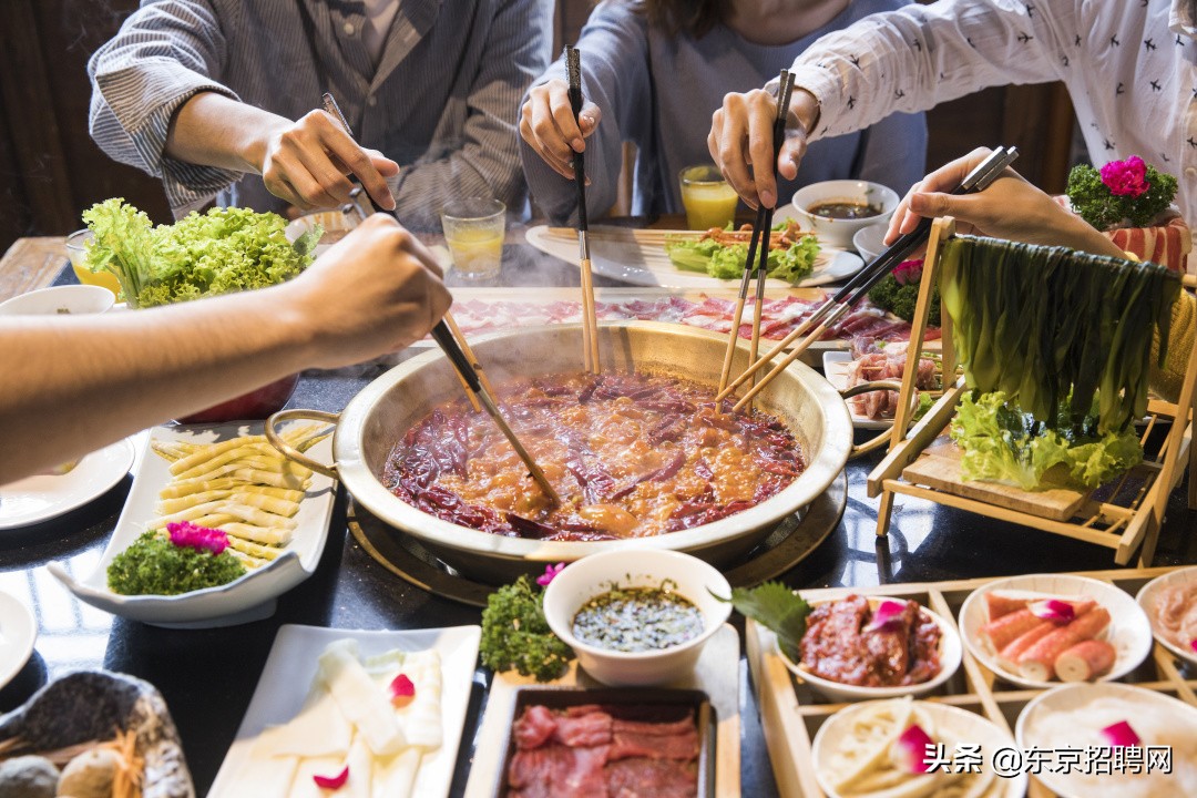 中国人是否居住了流行病的春节如何？ “莫的食物”，在一个“安静的浴”中很受欢迎......