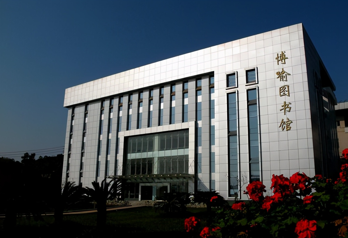 厉害了！四川省这所高中模拟试卷押中高考作文，考生：我不眼红