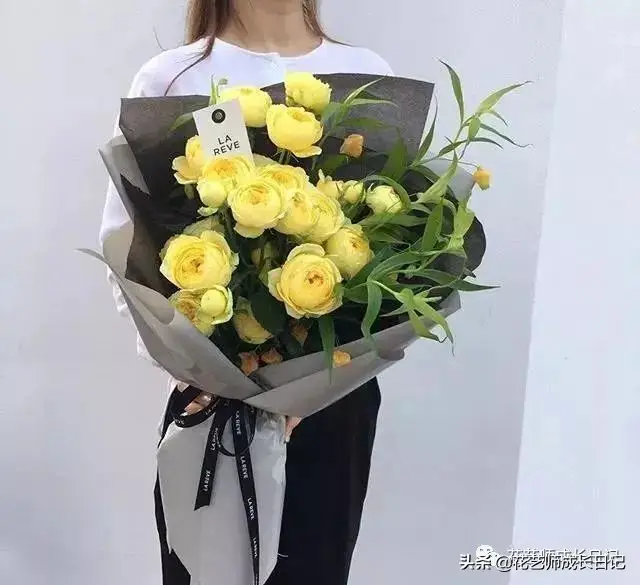 玫瑰数量的含义是什么（玫瑰花数量代表的意义）