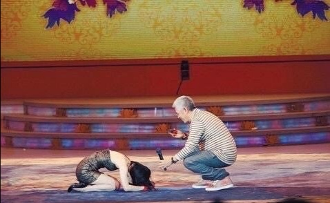 2005年黄圣依与周星驰打官司，杨子甩出600万帮助，最后大获全胜