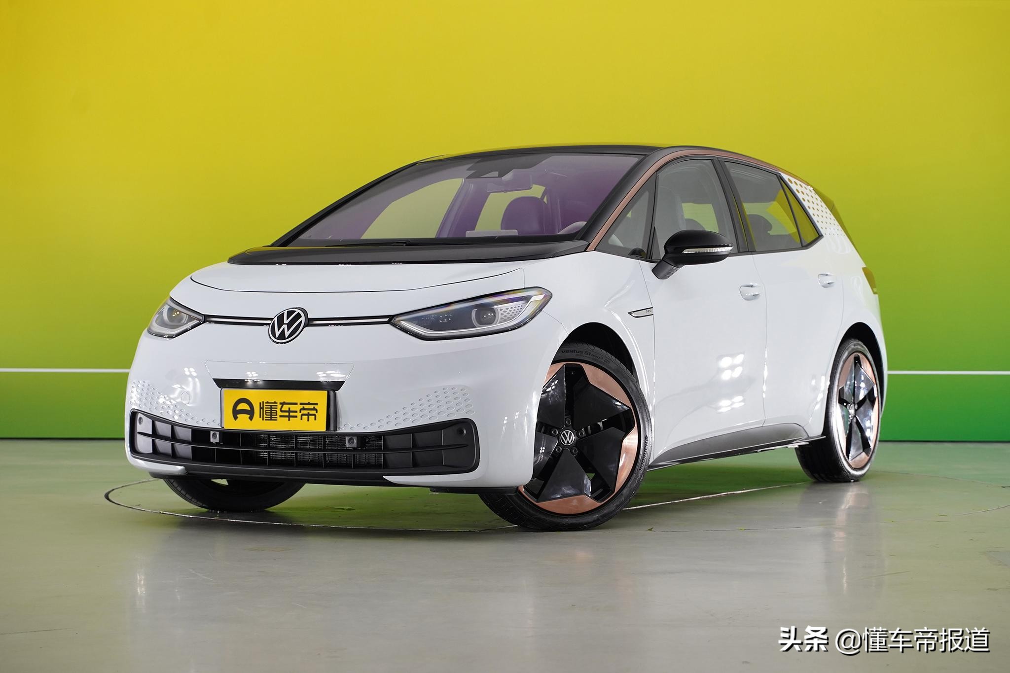 新车 </p><p>　　 售15.9888万元起，上汽大众ID.3上市，NEDC续航里程430公里