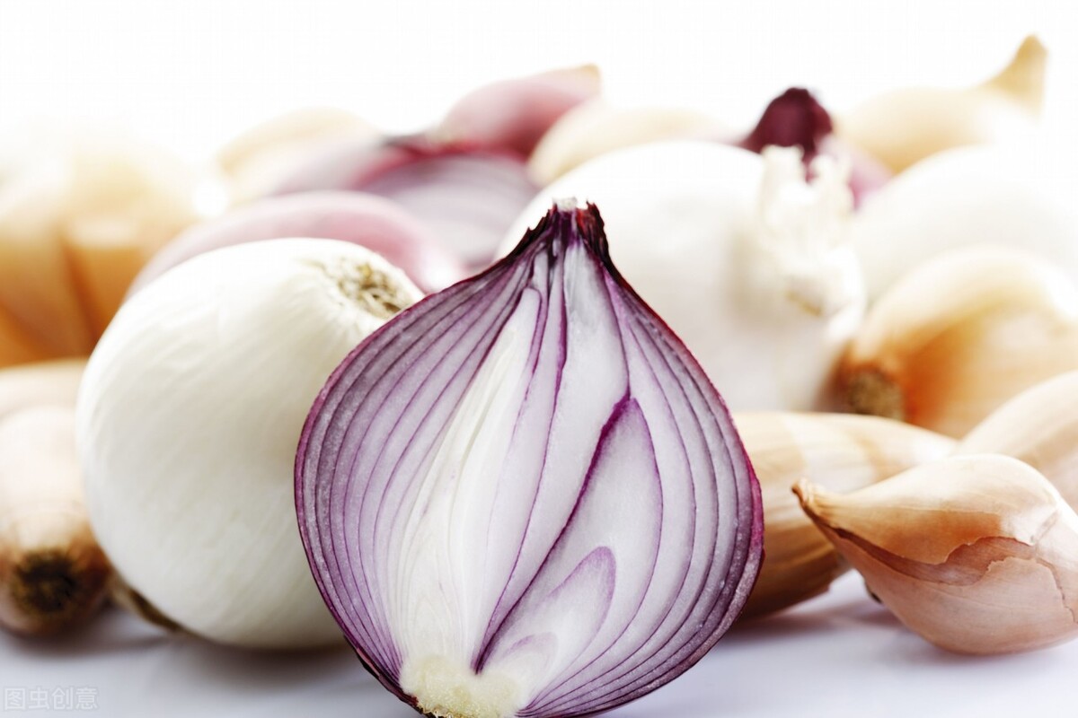 洋葱的降压作用有多少？能替代降压药吗？心血管医生告诉你