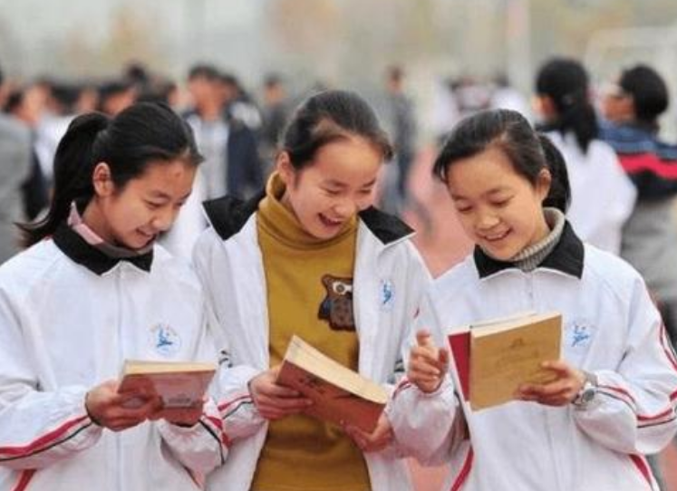 中考迎来新政策，初中生2023年或可“直升高中”？家长要提前了解